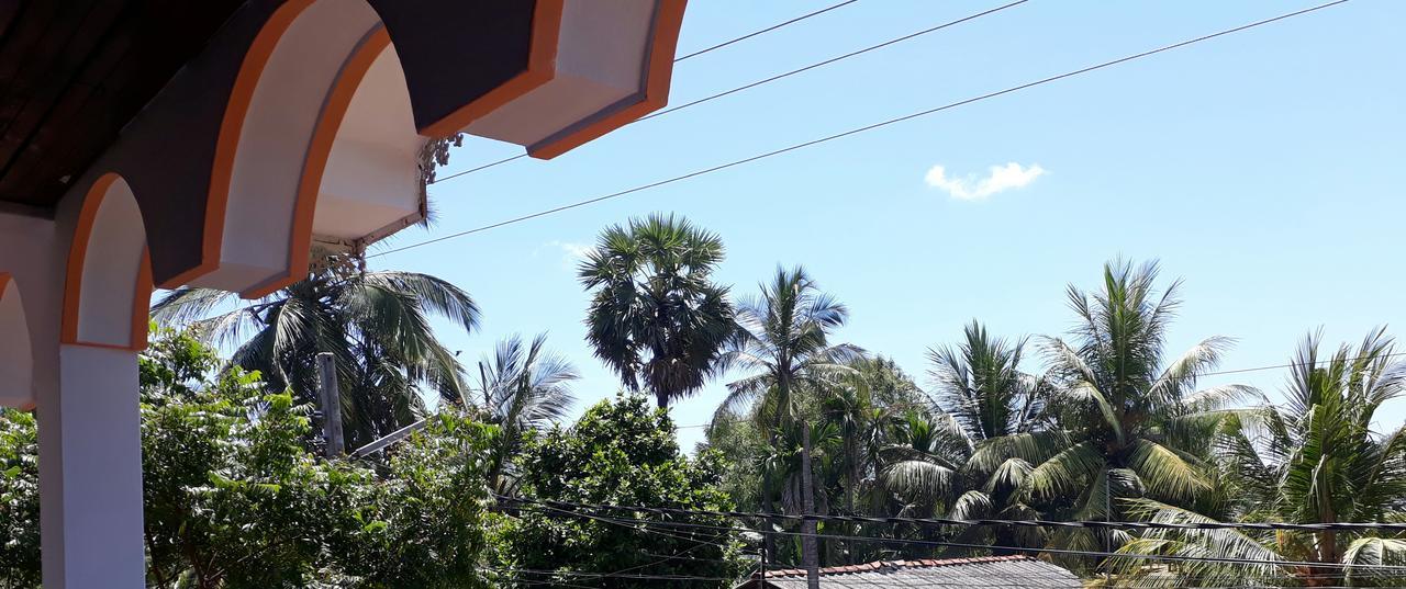Brinthavanam Days Inn จาฟนา ภายนอก รูปภาพ
